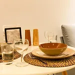 Qonroom - As Individual As - Appartement *