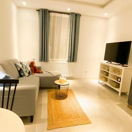 Qonroom - As Individual As - ديلنبورغ