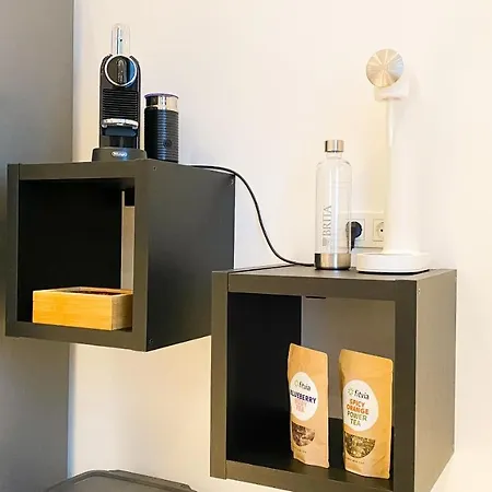 Qonroom - As Individual As - ديلنبورغ