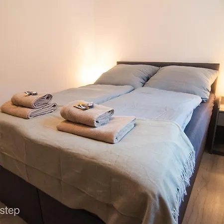 Qonroom - As Individual As - Apartmán *